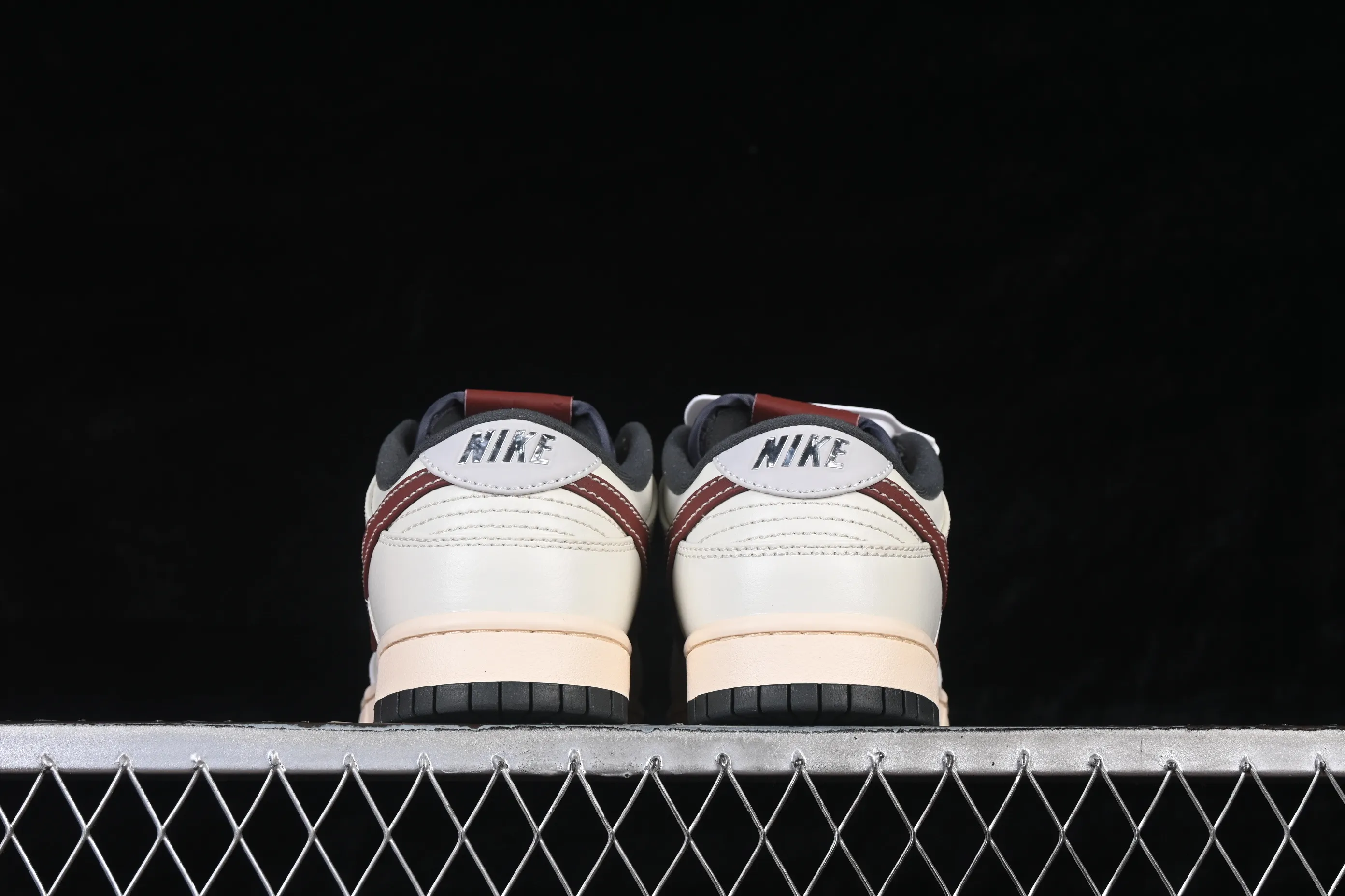 All categories Nk SB Dunk series Nk SB Dunk Low low-top sneakers Nike SB Dunk Low milk white red low-top casual sneakers IM6670-202